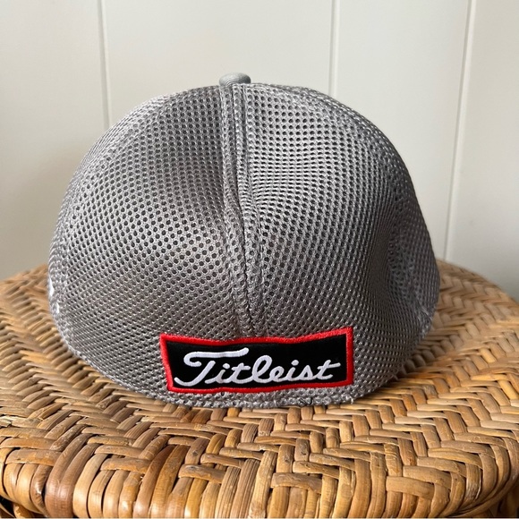 Titleist Pro V1 FJ New Era flex fit medium - large hat cap - Picture 3 of 5